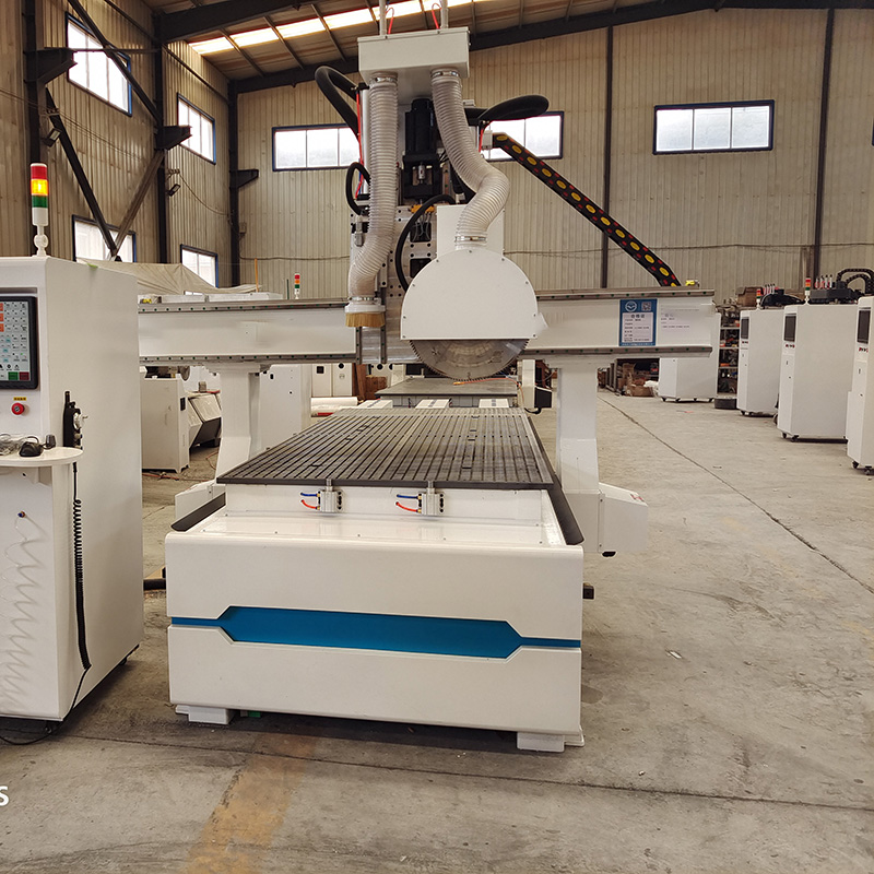 Extrusion Board Cutting Machine.jpg